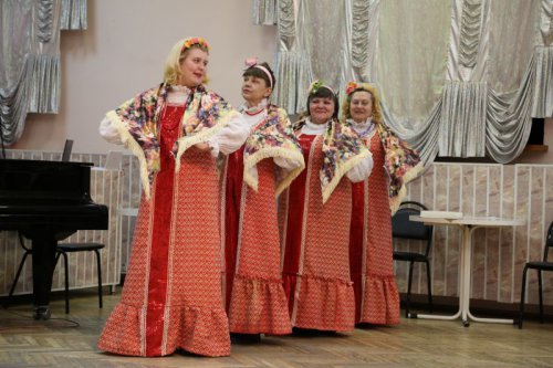 В творчестве — равенство с окружающим миром В творчестве — равенство с окружающим миром