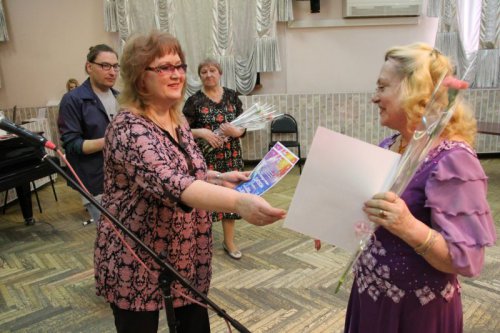 В творчестве — равенство с окружающим миром В творчестве — равенство с окружающим миром