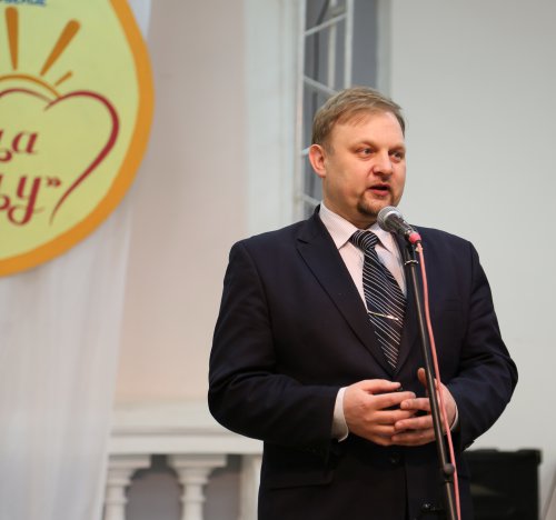 В творчестве — равенство с окружающим миром В творчестве — равенство с окружающим миром