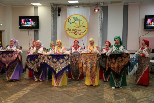 В творчестве — равенство с окружающим миром В творчестве — равенство с окружающим миром