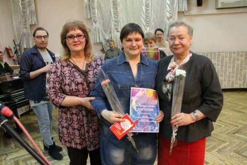 В творчестве — равенство с окружающим миром В творчестве — равенство с окружающим миром