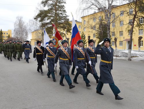 Генеральный директор ПО «Маяк» Михаил Похлебаев поздравил военнослужащих и ветеранов дивизии с Днем войск национальной гвардии РФ Генеральный директор ПО «Маяк» Михаил Похлебаев поздравил военнослужащих и ветеранов дивизии с Днем войск национальной гвардии РФ