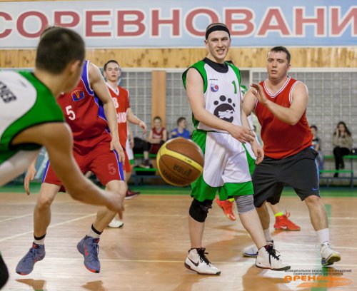 «Озерские лайки» и «Восход» — лидеры в своих группах «Озерские лайки» и «Восход» — лидеры в своих группах