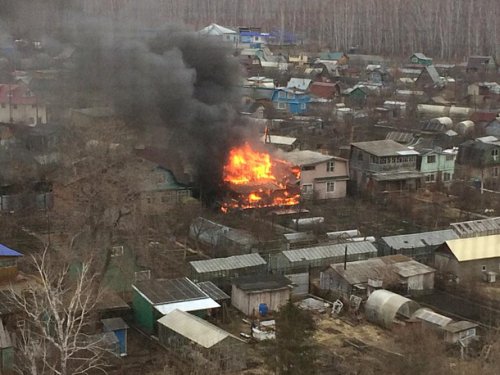 В Озёрске боролись с крупными пожарами В Озёрске боролись с крупными пожарами