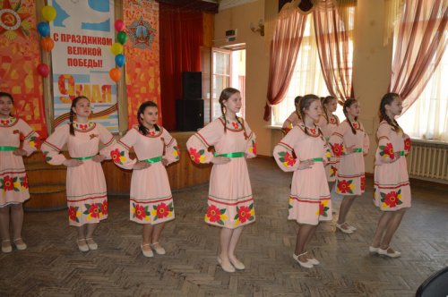 Праздничный вечер накануне Дня Победы Праздничный вечер накануне Дня Победы