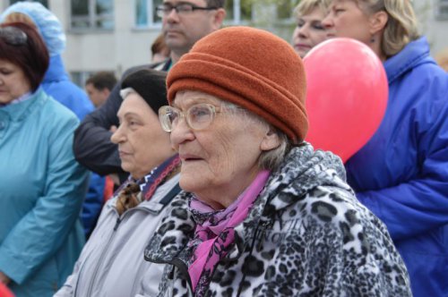 На территории медсанчасти заложена яблоневая аллея На территории медсанчасти заложена яблоневая аллея