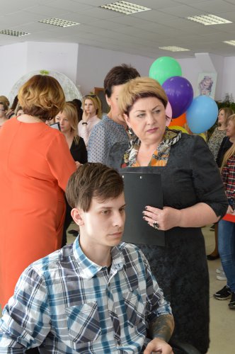 Поднялись вверх по профессиональной лестнице Поднялись вверх по профессиональной лестнице