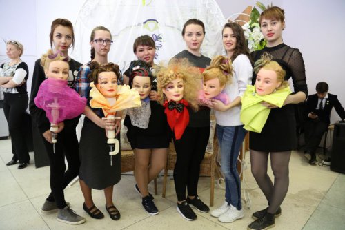 Поднялись вверх по профессиональной лестнице Поднялись вверх по профессиональной лестнице
