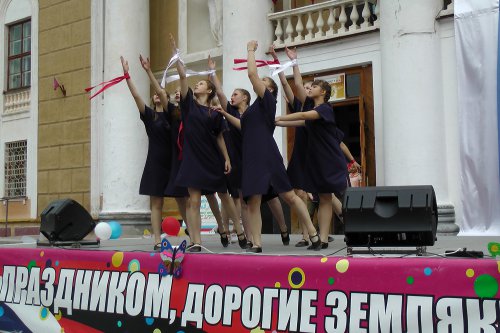 День России в Новогорном отметили большим праздничным концертом «Пою тебе, моя Россия» День России в Новогорном отметили большим праздничным концертом «Пою тебе, моя Россия»