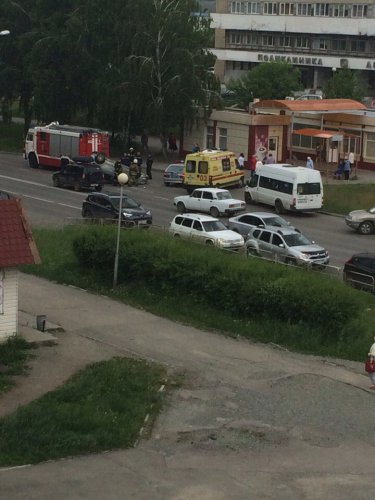 В Озерске иномарка перевернулась на крышу В Озерске иномарка перевернулась на крышу