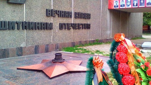 В Озёрске мемориальный комплекс поставили на счетчик В Озёрске мемориальный комплекс поставили на счетчик