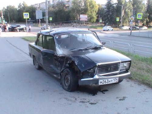 Авария на перекрестке улиц Семенова и Октябрьская Авария на перекрестке улиц Семенова и Октябрьская