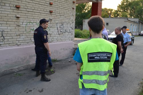 В Озерске в ходе операции «Район» сотрудники полиции изъяли 158 бутылок контрафактного алкоголя В Озерске в ходе операции «Район» сотрудники полиции изъяли 158 бутылок контрафактного алкоголя