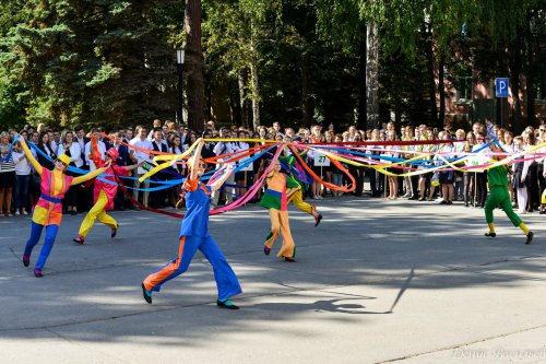 Праздник знаний и новых надежд Праздник знаний и новых надежд