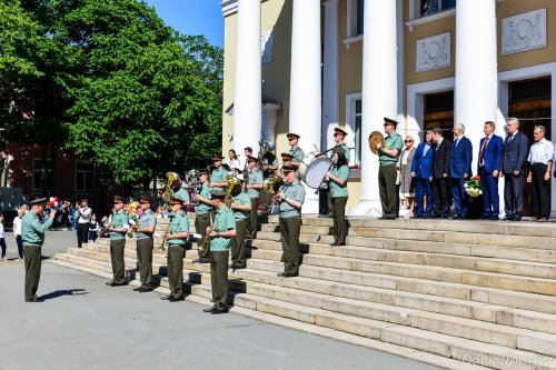 Праздник знаний и новых надежд Праздник знаний и новых надежд