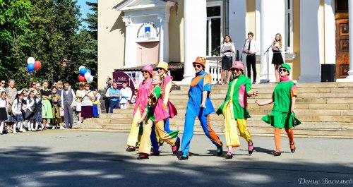 Праздник знаний и новых надежд Праздник знаний и новых надежд