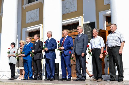Праздник знаний и новых надежд Праздник знаний и новых надежд