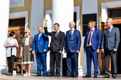 Праздник знаний и новых надежд Праздник знаний и новых надежд