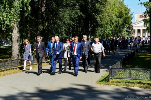 Праздник знаний и новых надежд Праздник знаний и новых надежд