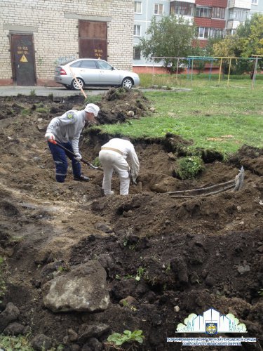 В озёрских дворах начались работы по благоустройству В озёрских дворах начались работы по благоустройству