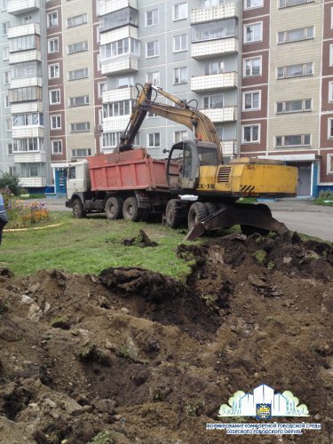 В озёрских дворах начались работы по благоустройству В озёрских дворах начались работы по благоустройству