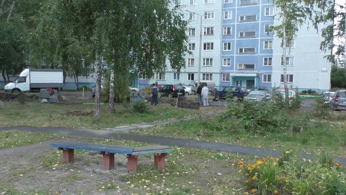 В озёрских дворах начались работы по благоустройству В озёрских дворах начались работы по благоустройству
