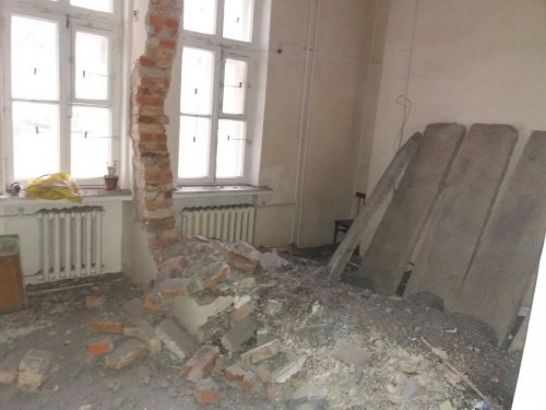 В озёрской детской поликлинике обрушилась стена В озёрской детской поликлинике обрушилась стена