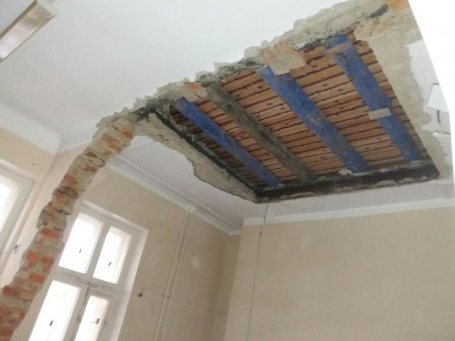 В озёрской детской поликлинике обрушилась стена В озёрской детской поликлинике обрушилась стена
