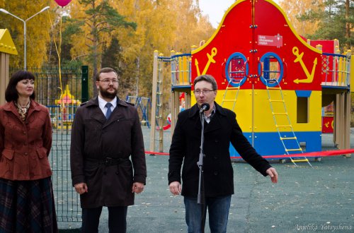 Игровая площадка ждёт наречения Игровая площадка ждёт наречения