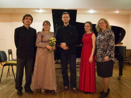 Рук и клавиш единенье Рук и клавиш единенье