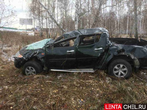 Иномарка перевернулась на льду – двое взрослых и ребёнок ранены Иномарка перевернулась на льду – двое взрослых и ребёнок ранены