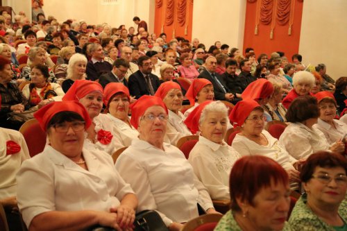 Песня революции жива Песня революции жива