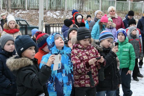 Установлен памятный знак в честь первой школы Озерска Установлен памятный знак в честь первой школы Озерска