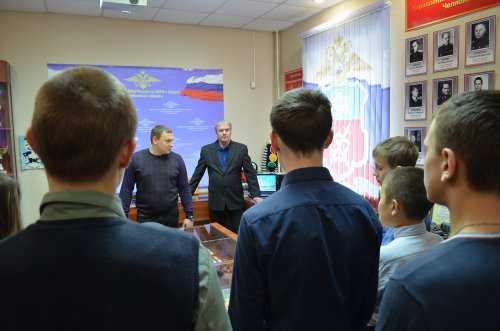 Семиклассники посетили Музей озерской полиции
