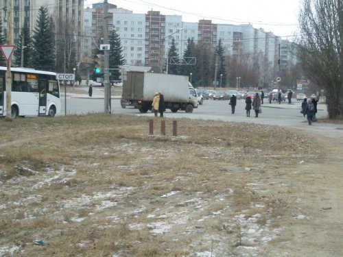 Озерск убирает незаконные рекламные щиты Озерск убирает незаконные рекламные щиты