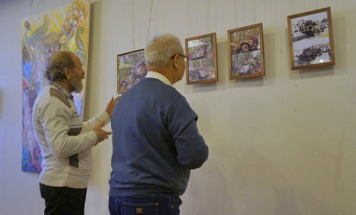 Свет и тепло рук человеческих в выставочном зале Свет и тепло рук человеческих в выставочном зале