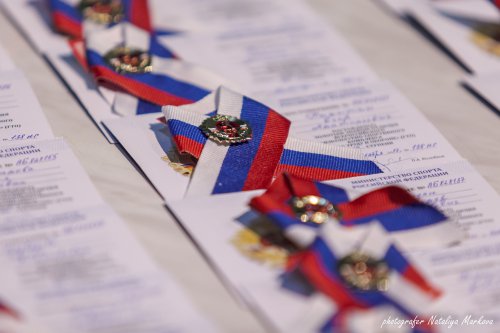 Лучших озёрских спортсменов 2017 года наградили в «Строителе» Лучших озёрских спортсменов 2017 года наградили в «Строителе»