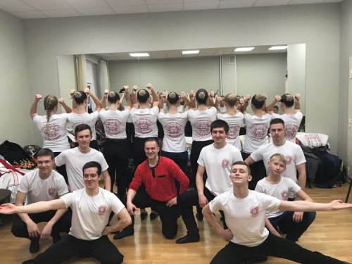 Ансамбли народного танца МБУ «КДЦ» «Зарево» и «Купава» представили Озёрск в Санкт-Петербурге Ансамбли народного танца МБУ «КДЦ» «Зарево» и «Купава» представили Озёрск в Санкт-Петербурге