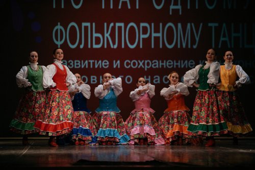 Ансамбли народного танца МБУ «КДЦ» «Зарево» и «Купава» представили Озёрск в Санкт-Петербурге Ансамбли народного танца МБУ «КДЦ» «Зарево» и «Купава» представили Озёрск в Санкт-Петербурге