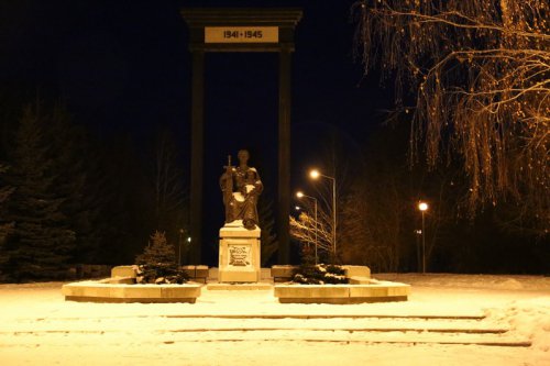 Улица наполнилась мягким светом и хорошим настроением Улица наполнилась мягким светом и хорошим настроением