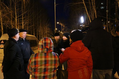 Улица наполнилась мягким светом и хорошим настроением Улица наполнилась мягким светом и хорошим настроением