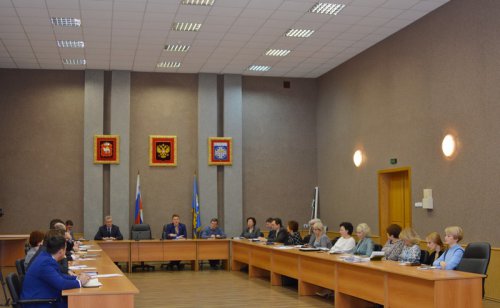 Евгений Щербаков: «Сегодня на первом месте рабочей повестки стоят хозяйственные вопросы» Евгений Щербаков: «Сегодня на первом месте рабочей повестки стоят хозяйственные вопросы»