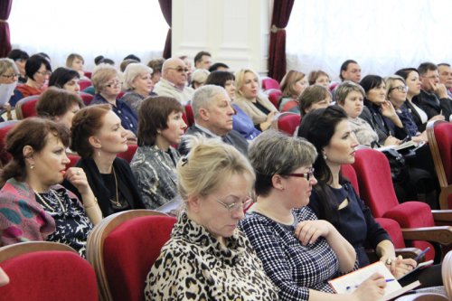В избиркоме вновь сели «за парты» В избиркоме вновь сели «за парты»