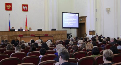 В избиркоме вновь сели «за парты» В избиркоме вновь сели «за парты»