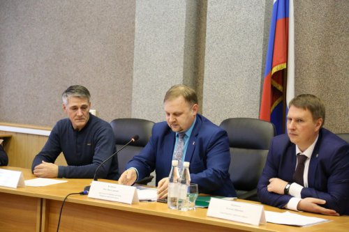 В Озёрске бурно прошло обсуждение проблем городской медицины В Озёрске бурно прошло обсуждение проблем городской медицины