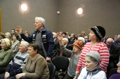В Озёрске бурно прошло обсуждение проблем городской медицины В Озёрске бурно прошло обсуждение проблем городской медицины