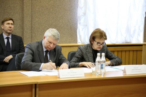 В Озёрске бурно прошло обсуждение проблем городской медицины В Озёрске бурно прошло обсуждение проблем городской медицины