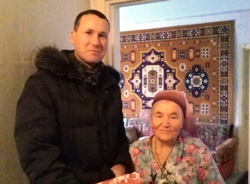 Традиция поздравлять ветеранов свято соблюдается Традиция поздравлять ветеранов свято соблюдается