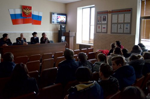 В озерской полиции прошел день открытых дверей В озерской полиции прошел день открытых дверей