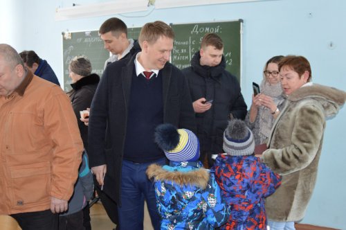 Снегопад не остановил от похода на выборы Снегопад не остановил от похода на выборы